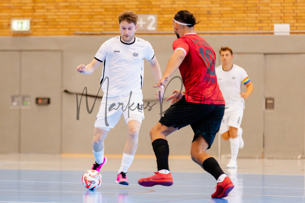 Futsal-Bundesliga, Saison 2025/2026, 2. Spieltag: SC Preußen Münster - FC Liria Futsal Berlin | Futsal-Bundesliga, Saison 2025/2026, 2. Spieltag, SC Preußen Münster empfängt FC Liria Berlin in der Universitäts-Sporthalle in Münster. Foto: sportfotografie.ms | Markus Paletta - Realisiert mit Pictrs.com