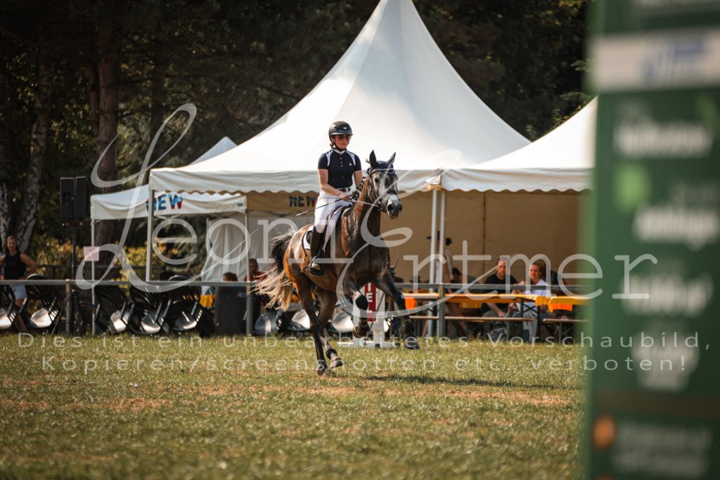 13.FrPfA00094 | Leoni Ertmer Photography - Realisiert mit Pictrs.com