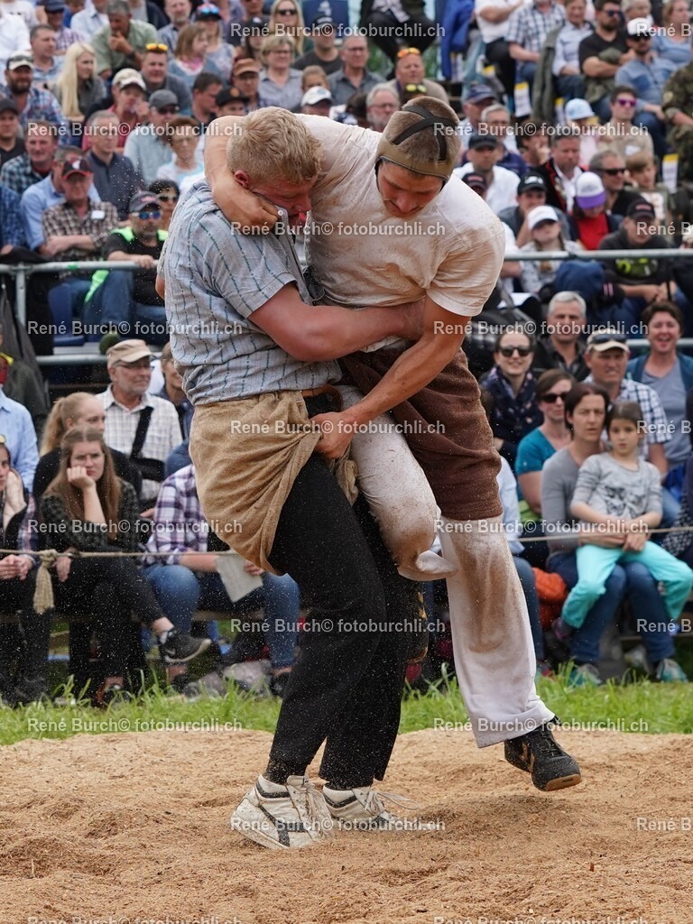 71 | René Burch leidenschaftlicher Fotograf aus Kerns in Obwalden.  Hier finden sie Sport, Landschaft und Natur Fotografie.
 - Realisiert mit Pictrs.com