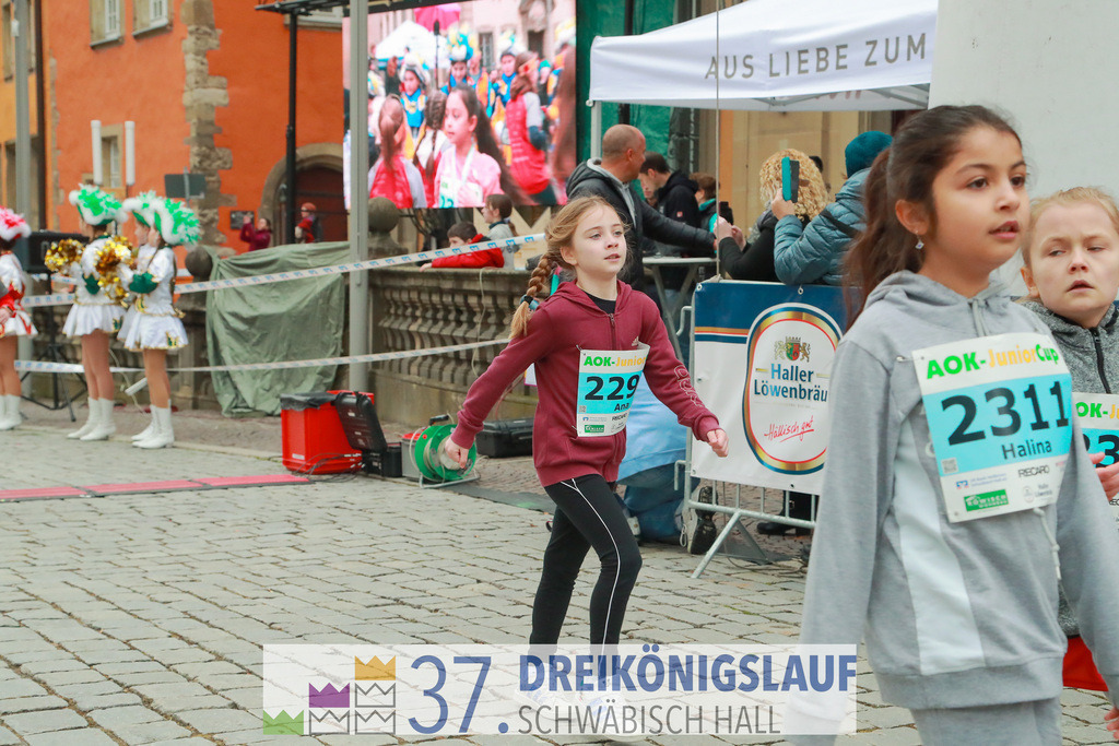 AOK JuniorCup 400m | 3Koenigslauf 2023 - Realisiert mit Pictrs.com