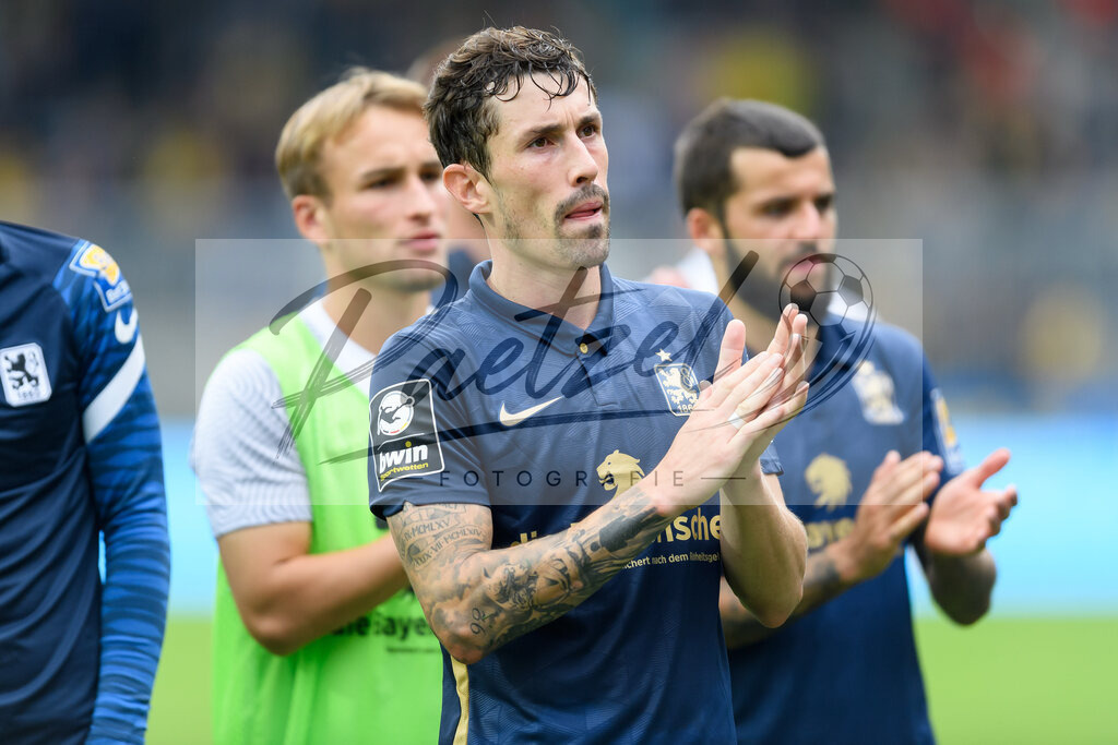 EBSTSV20210828_081 | Fussball, Herren: Marcel Baer (TSV 1860 Muenchen) enttaeuscht beim Spiel der 3. Liga zwischen Eintracht Braunschweig und TSV 1860 Muenchen im Eintracht-Stadion am 28.08.2021 in Braunschweig, Deutschland.DFB / DFL REGULATIONS PROHIBIT ANY USE OF PHOTOGRAPHS AS IMAGE SEQUENCES AND/OR QUASI-VIDEO. - Realisiert mit Pictrs.com