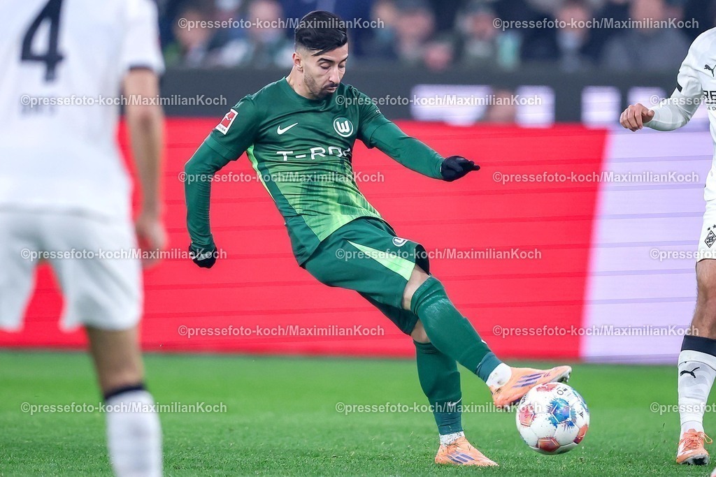 BMG13122502082 | 13.12.2025, Fußball, Borussia Mönchengladbach - VfL Wolfsburg, 1. Fußball Bundesliga, 14.Spieltag, Borussia-Park, Saison 2025 2026: Mohamed Amoura&nbsp;(VfL Wolfsburg #09)  DFB regulations prohibit any use of photographs as image sequences and or quasi-video.