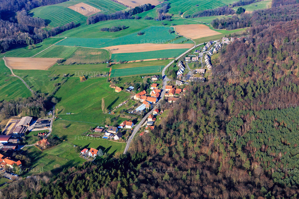 Vue aérienne: Quartier des Châtaigniers à Lembach dans le département Bas Rhin, France.Photo: IMG_086680.jpg prise le 26/03/2016 par Werner Riehm/FLY-FOTO.euRésolution de l'original: 5304 x 3536 px