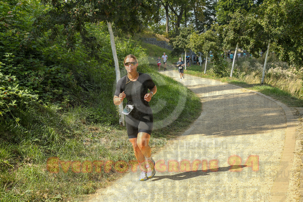 250824_1452_EX1_7872 | Sportfotografie im Rhein-Sieg Kreis, Köln, Bonn, NRW, Rheinland Pfalz, Hessen, etc. Unser Tätigkeitsfeld umfasst den Laufsport vom Volkslauf über den Marathon, Duathlon, Triathon bis zum Ultralauf wie Kölnpfad Ultra oder Schindertrail.