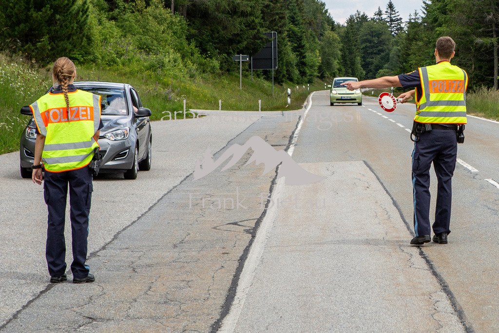 16062018-fb-0933 | Gemeisame Zusammenarbeit der Deutschen und Tschechischen Polizei bei Verkehrskontroole im Arbergebiet