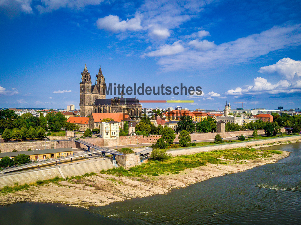 Domfelsen der Elbe bei historischem Niedrigwasser in Magdeburg-0056 | Domfelsen bei Niedrigwasser - Realisiert mit Pictrs.com