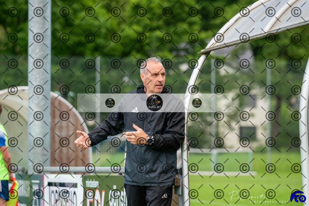20240524_FC-Oftringen 1 vs FC Frick_193 | Sport und Naturfotografie von Roberto Esposito zeigt echte Momente Bewegung und die Schönheit der Natur. Ausdrucksstarke Bilder schaffen Emotionen.