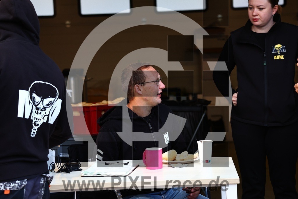 social-20250822_00040 | Schöne Erinnerungen an spannende Momente - das festzuhalten ist unser Job. PIXELrace.de ist seit 2003 auf den Rennstrecken Europas unterwegs um die Action draußen beim Fahren und die wunderbare Stimmung imm Fahrerlager für euch einzufangen.