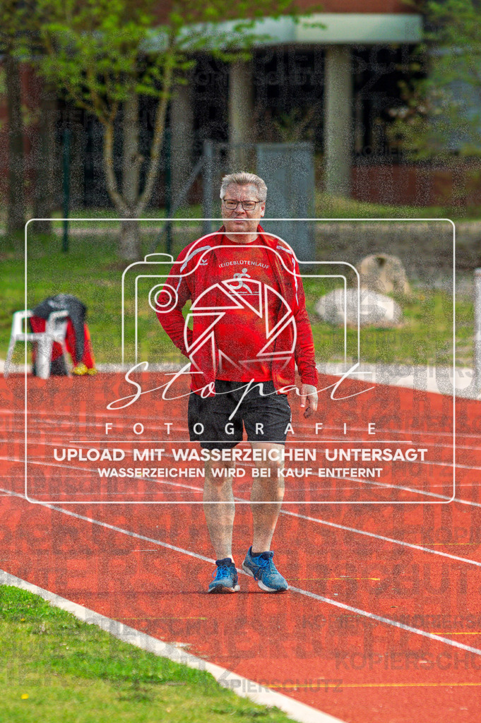 KMHK-1027 | Kreismeisterschaften Leichtathletik-Wurf Heidekreis 2026 im Boehmewaldstadion, Soltau (Simon Paul Stopat) - Realisiert mit Pictrs.com