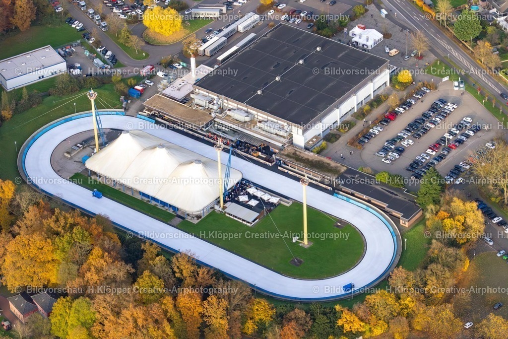 Luftbild Grefrath-5776 | Luftbildfotografie Winterlich weiß strahlender Eisbelag des Grefrather EisSport &amp; EventPark in Grefrath im Bundesland Nordrhein-Westfalen, Deutschland - Realisiert mit Pictrs.com