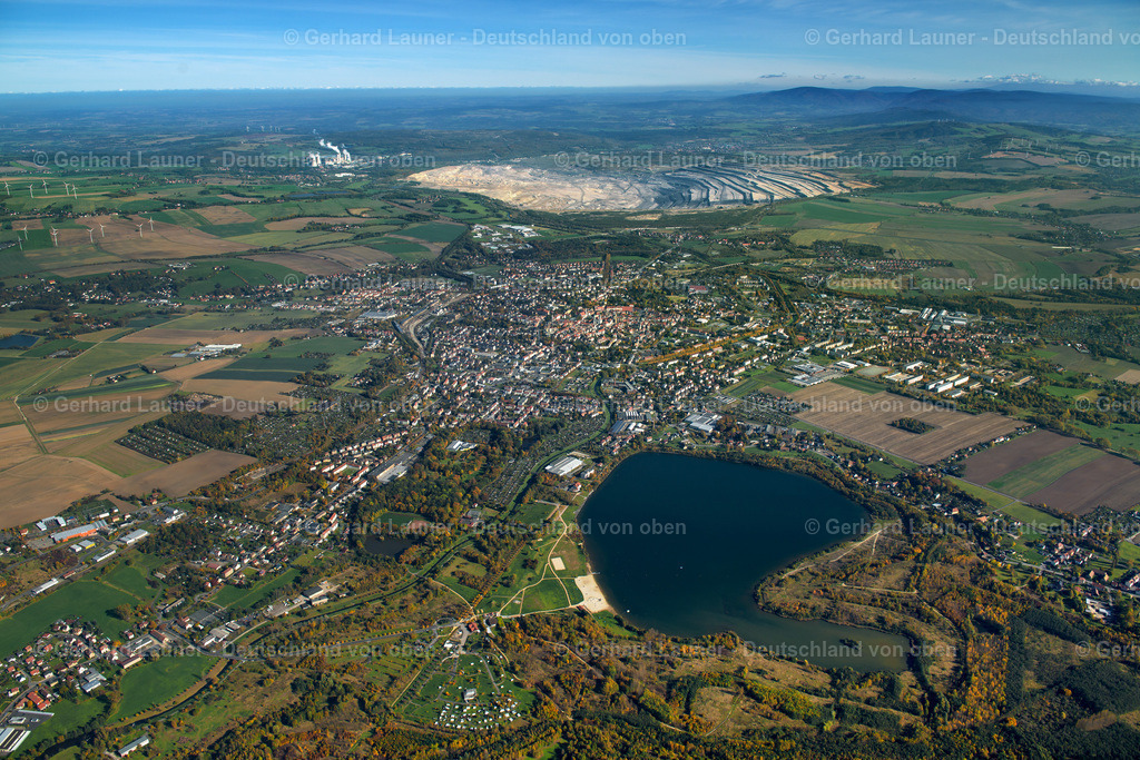 3704578 | ZITTAU 15.10.2017 Stadtansicht vom Stadtrand angrenzend an landwirtschaftliche Feldern  in Zittau im Bundesland Sachsen, Deutschland // City view from the outskirts with adjacent agricultural fields  in Zittau in the state Saxony, Germany Foto: Gerhard Launer