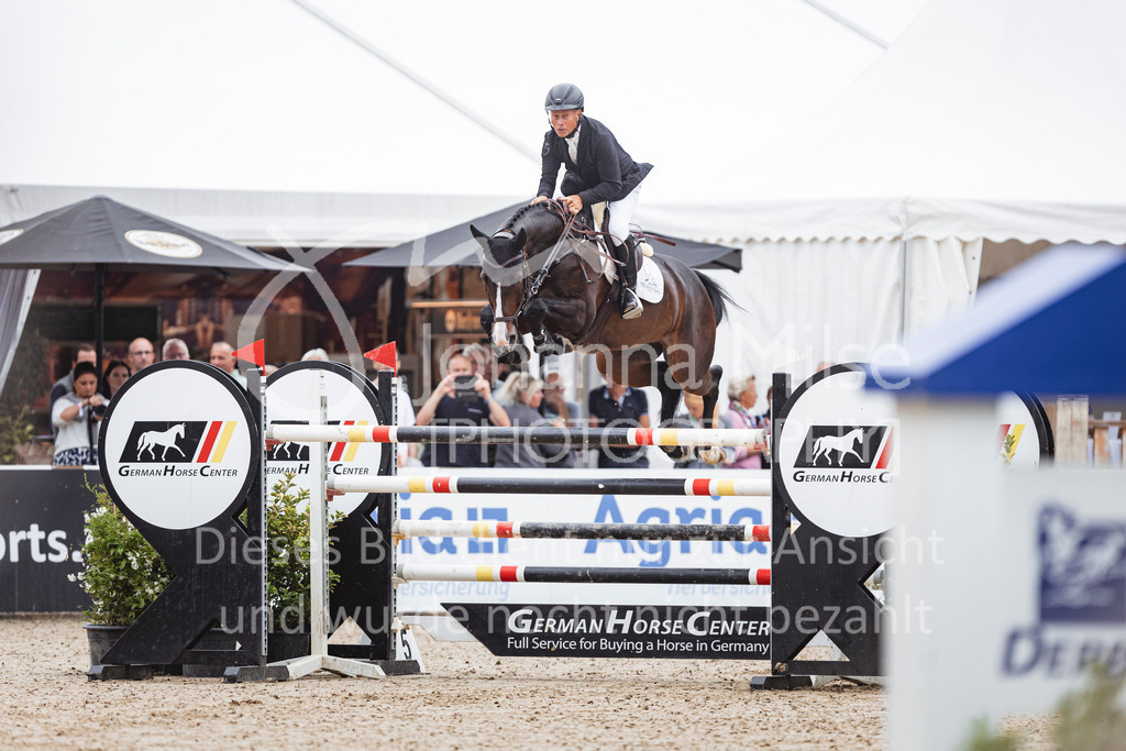 240906_BuCha_GP-602 | Deine schönsten Turniermomente als professionelle Fotos! Entdecke hochwertige Pferdesport-Fotografie im Online-Shop. Jetzt Fotos finden & bestellen!