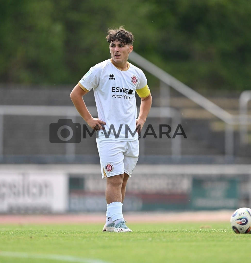 Fußball I Herren I Mannschaftsshooting I Saison 2026-2027 I TSG Hoffenheim II | Nader El-Jindaoui (#30) 13.07.2026 Nahaufnahme, Einzelfoto, Freisteller, Portrait, Porträt, Einzelbild, Herren, 3. Liga, Hoffenheim II, Baden- Wüttemberg, Dietmar-Hopp-Stadion, Teamfoto, Teamshooting, Mannschaftsfoto, Juli - Realisiert mit Pictrs.com