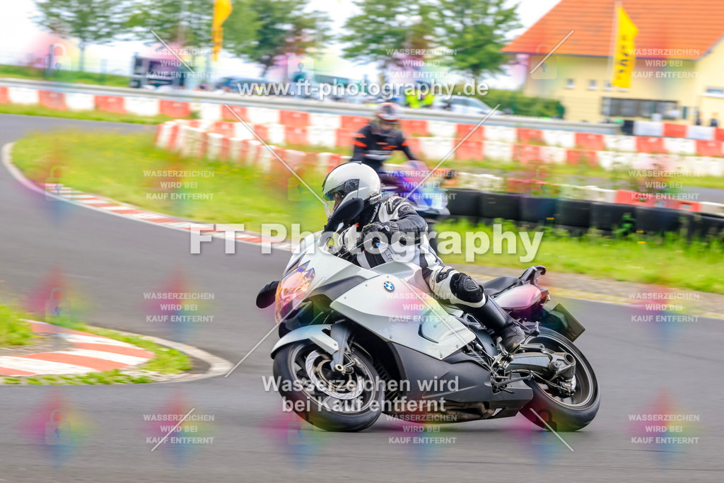 VBK-7782 | Hier findet Ihr Bilder von Touristenfahrten auf der Nürburgring Nordschleife oder von anderen Veranstaltungen die ich besucht habe. Viel Spass beim Durch Schauen 