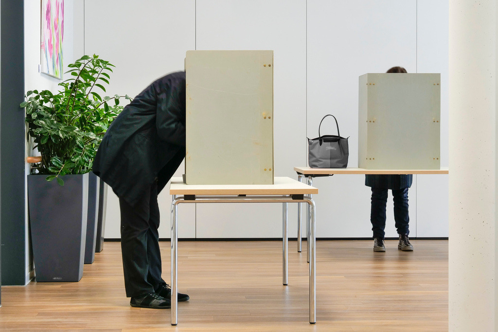 Bundestagswahl 2025 | Weil der Stadt - Bundestagswahl 2025 - Bilder aus Wahllokal 001-01 Innenstadt I , im Seniorenheim Keppler Stiftung - Realisiert mit Pictrs.com