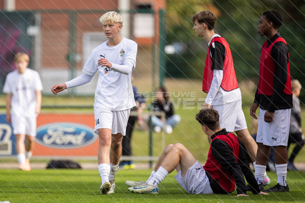 20251003_Picselweb-Fotografie_1R3_2143 | DFB Pokal 2. Runde, JFV A/O/B/H/H - SV Stuttgarter Kickers, Foto: Jörg Struwe - picselweb.de - Realisiert mit Pictrs.com