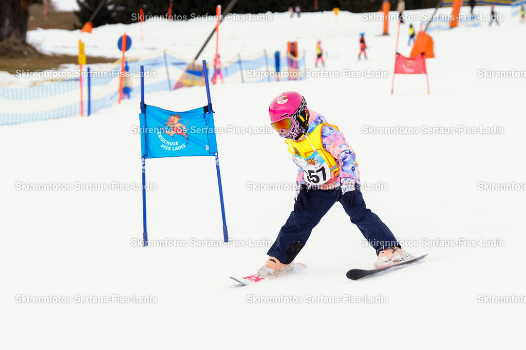 SRF_02.01.2026_0559 | Skirennfotos,Serfaus,Fiss,Ladis,Kinderskirennen,Winter,Tirol,Oberland,skirace,SFL,feelfree,weil wir's genießen,ski,Ski,skifahren,Sonnenplateau, - Realisiert mit Pictrs.com