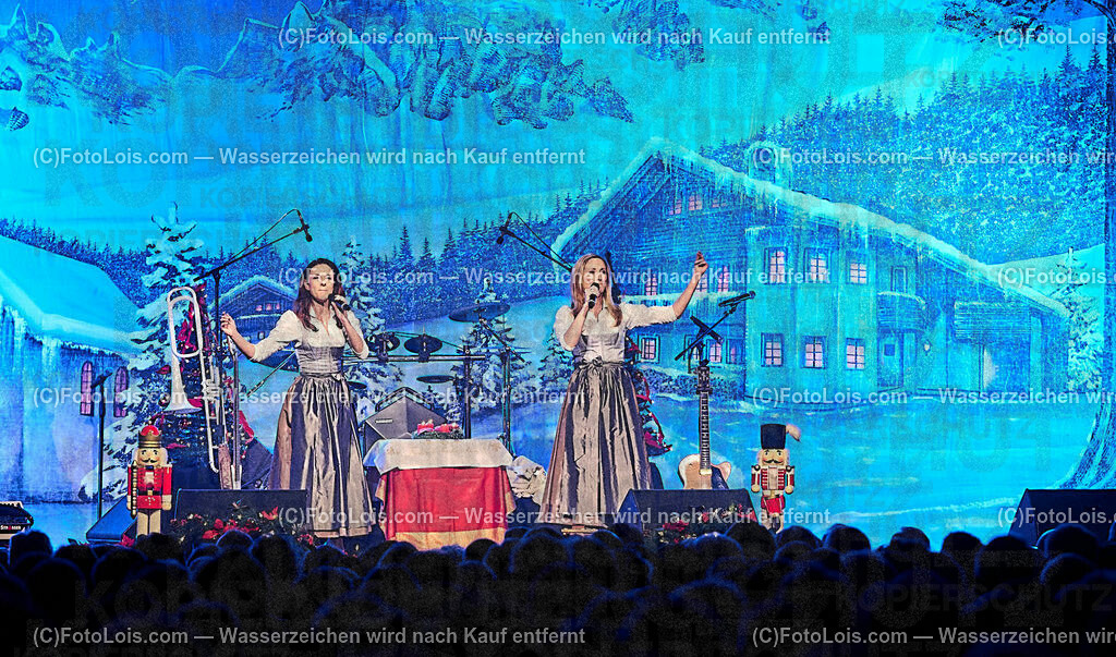 ALP9886_STAR-WEIHNACHT_NV-Forum_Sigrid-Marina | (C)FotoLois.com, Alois Spandl, Volkstümliche STAR-WEIHNACHT MIT Sigrid &amp; Marina, NOCKIS, Andy Borg und Die Edlseer im NV-Forum Wieselburg, So 18. Dez. Dezember 2022.