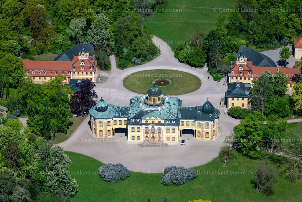 4026910 | WEIMAR 07.05.2020 Gebäudekomplex im Schloßpark von Schloß Belvedere in Weimar im Bundesland Thüringen, Deutschland. Weiterführende Informationen bei: Klassik Stiftung Weimar. // Building complex in the park of the castle Belvedere in Weimar in the state Thuringia, Germany. Further information at: Klassik Stiftung Weimar. Foto: Gerhard Launer