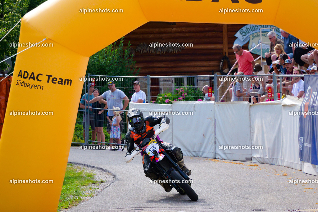 P1025633 | Erleben Sie atemberaubende, hochqualitative Fotos Ihrer Fahrt entlang der malerischen Alpenstraßen. Besuchen Sie alpineshots.com, um professionelle Aufnahmen Ihrer unvergesslichen Reise zu finden und zu kaufen - Realisiert mit Pictrs.com