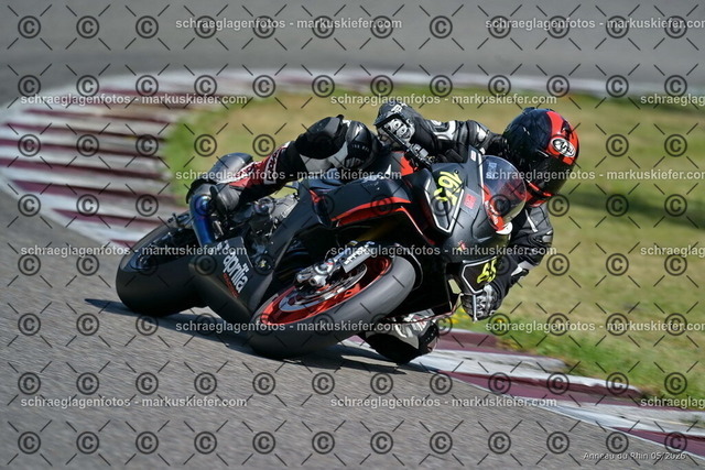 26BT02-1233 | markuskiefer.com - Realisiert mit Pictrs.com
