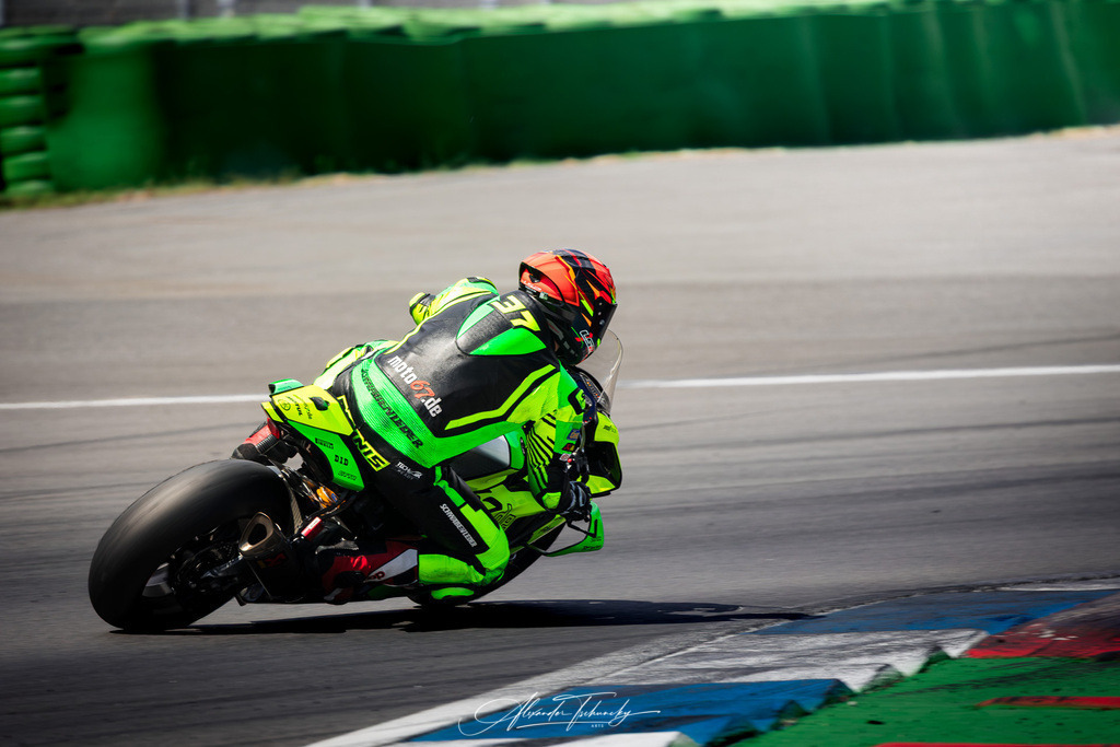 Ducati Trackday Hockenheimring 2026 | Entdecken Sie die faszinierende Welt von Alexander Tschuncky Arts: Kreative Fotografie, atemberaubende Automobilkunst und hochwertiger Bilderdruck. Lassen Sie sich inspirieren! - Realisiert mit Pictrs.com