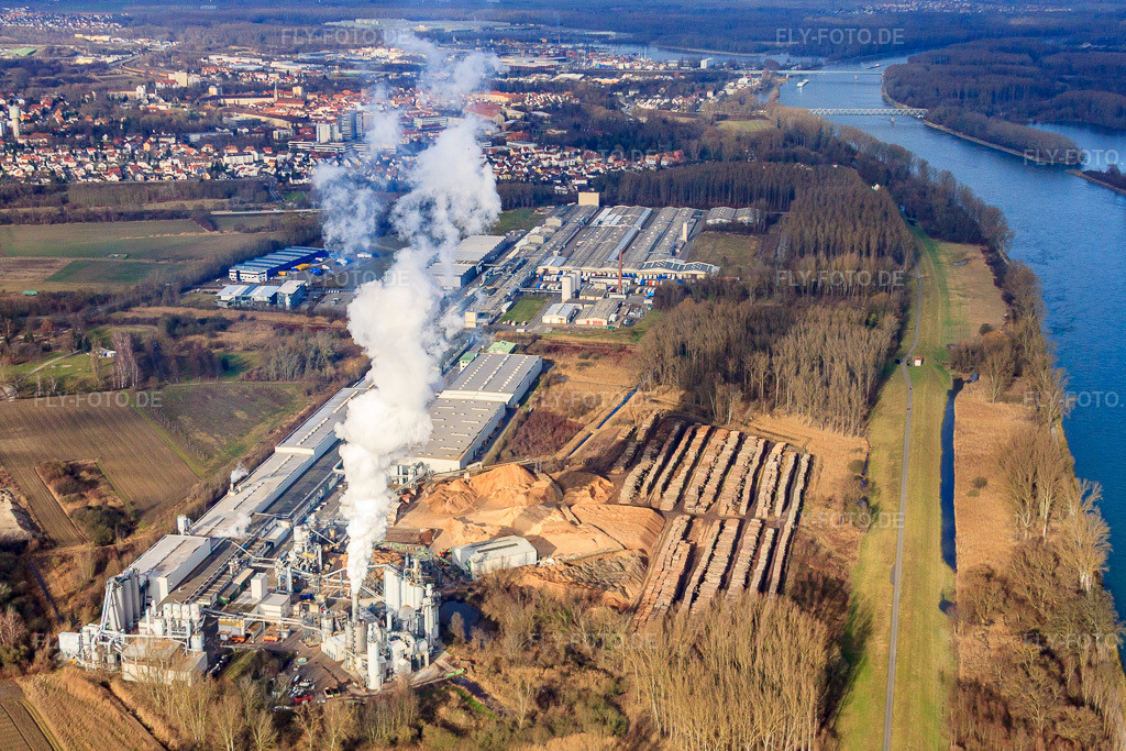 Luftbild: Dampffahne der Rheinspan GmbH & Co. KG in Germersheim im Bundesland Rheinland-Pfalz in Deutschland. Foto: IMG_48583.jpg vom 14.01.2012 durch Werner Riehm/FLY-FOTO.deSpanplatten von Rheinspan: Passgenau und zuverlässig