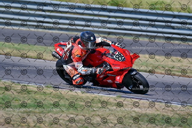 26bt04-0105 | markuskiefer.com - Realisiert mit Pictrs.com