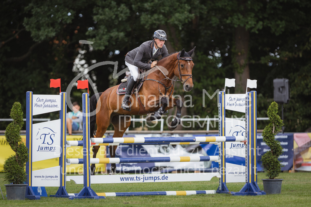220715_LC_SprPfL1-214 | Deine schönsten Turniermomente als professionelle Fotos! Entdecke hochwertige Pferdesport-Fotografie im Online-Shop. Jetzt Fotos finden & bestellen!