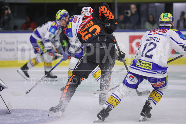 Moser Medical Graz 99ers vs EC iDM Wärmepumpen VSV – Ice Hockey    | Graz, Austria, 27.FEB.26 - ICE HOCKEY - ICE Hockey League, Graz 99ers vs Villacher SV. The image shows game action with Paul Huber (99ers).     