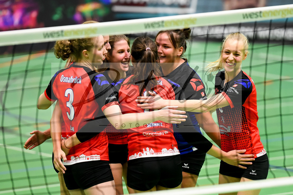 VCOBWA20211106_114 | Volleyball, Frauen:   bei dem Spiel der 3. Liga West zwischen VC Osnabrueck und SV BW Aasee in der Schlosswallhalle am 06.11.2021 in Osnabrueck, Deutschland. - Realisiert mit Pictrs.com