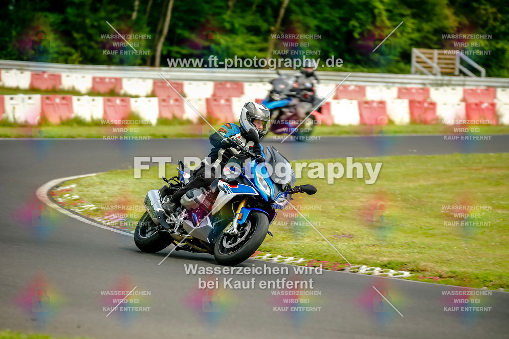VBK-4583 | Hier findet Ihr Bilder von Touristenfahrten auf der Nürburgring Nordschleife oder von anderen Veranstaltungen die ich besucht habe. Viel Spass beim Durch Schauen 