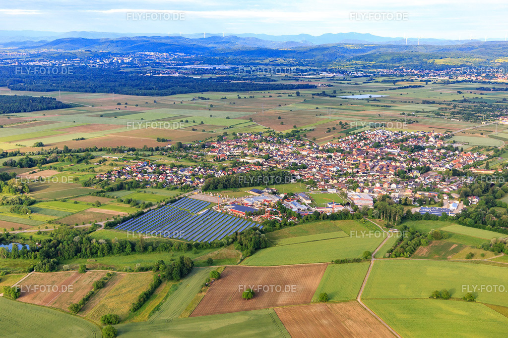 Ortsansicht aus Westen | Luftbild: Ortsansicht aus Westen im Ortsteil Kappel am Rhein in Kappel-Grafenhausen im Bundesland Baden-Württemberg in Deutschland. Foto: IMG_147323.jpg vom 29.05.2025 durch Werner Riehm/FLY-FOTO.de - Realisiert mit Pictrs.com