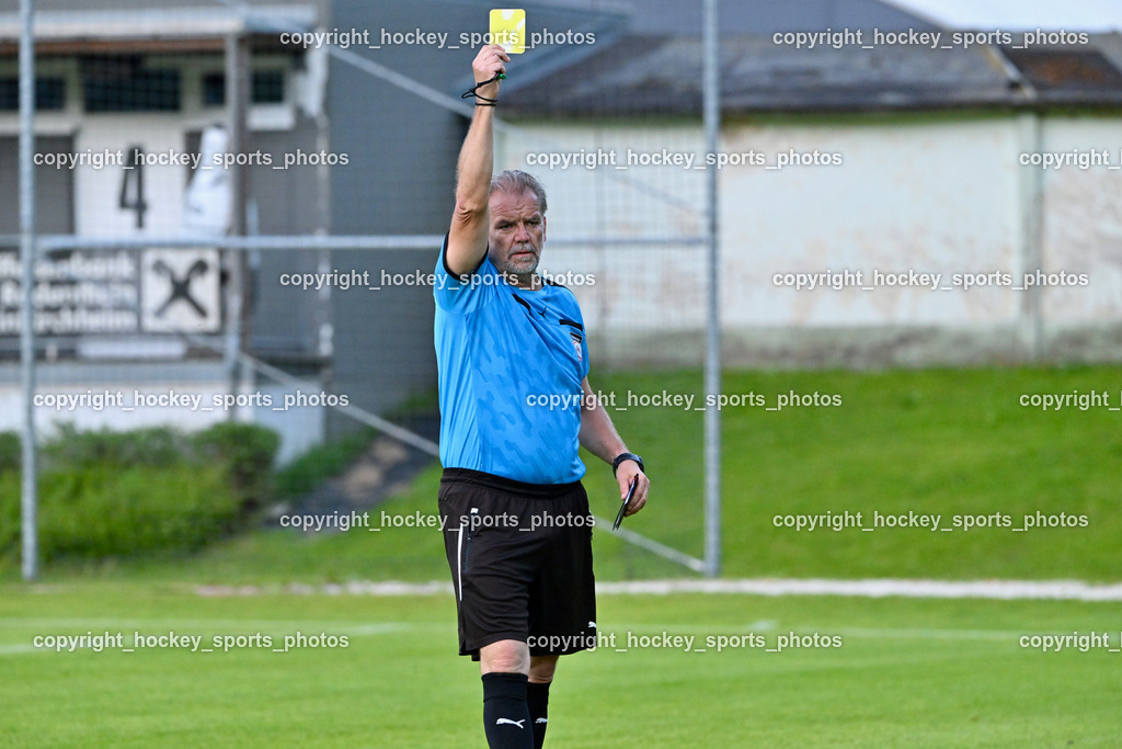 WSG Radenthein vs. URC Thal Assling | Gerhard Lukas Meschnark Referee, Gelbe Karte, WSG Radenthein vs. URC Thal Assling, WSG Radenthein vs. URC Thal Assling am 30.05.2025 in Radenthein (Sportplatz Radenthein), Austria, (Photo by Bernd Stefan)