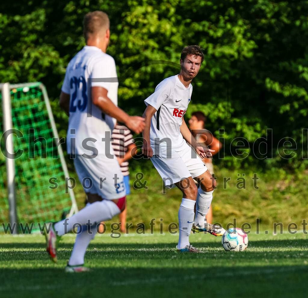 2023-07-18_050_FC_Herzogstadt_gegen_FC_Eitting | Erding, Deutschland, 18.07.2023:
Fußball, TOTO Pokal 2023 / 2024, 1. Spieltag, FC Herzogstadt gegen FC Eitting, Endergebnis: 2:4 n.E.

Maximilian Gröppmair (FC Eitting, #13)

Foto: Christian Riedel / fotografie-riedel.net