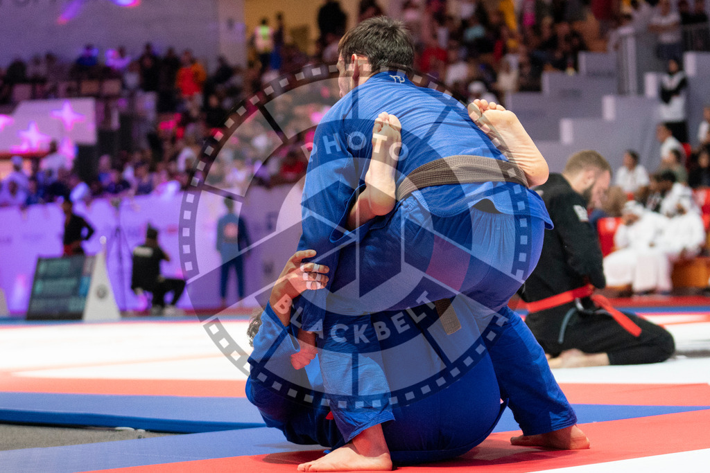 20231109PBB5701 | Fighters compete during the AJP World Professional Championship in the Mubadala Arena in Abu Dhabi, Arab United Emirates, on November 9, 2023.