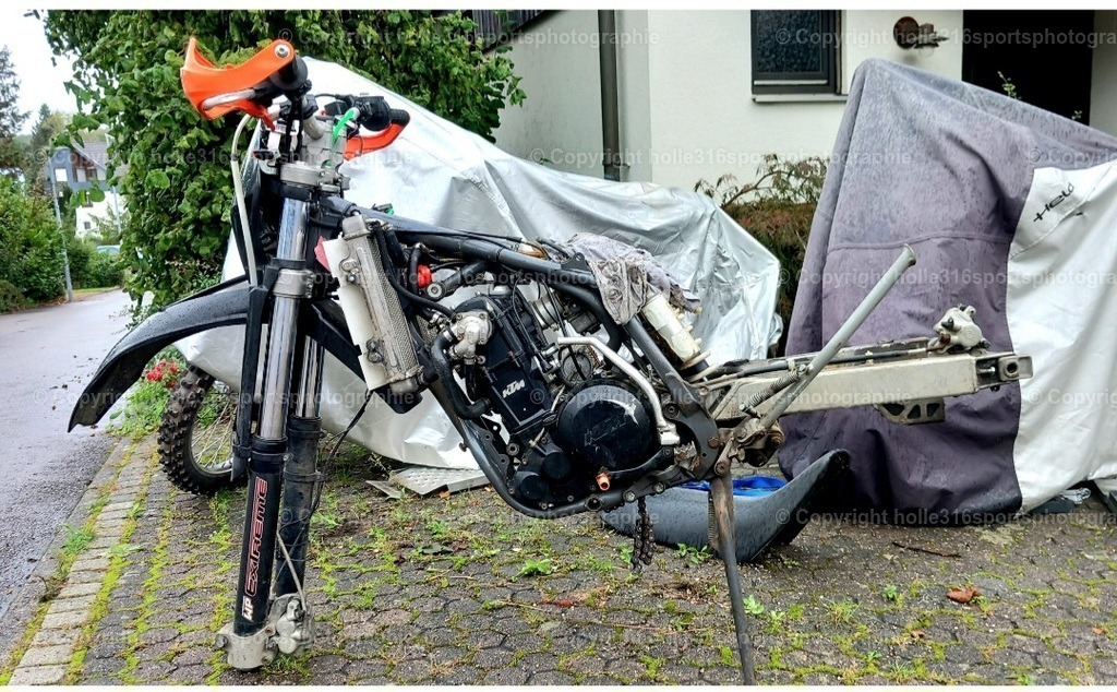 Screenshot_20260419_131925_Photos | Sportfotografie , Motorsport, Motoross, Reitsport, Mointainbike, Enduro,
Landschaft , Outdoor, Eventfotografie, Landschaft, Bilder online bestellen - Realisiert mit Pictrs.com