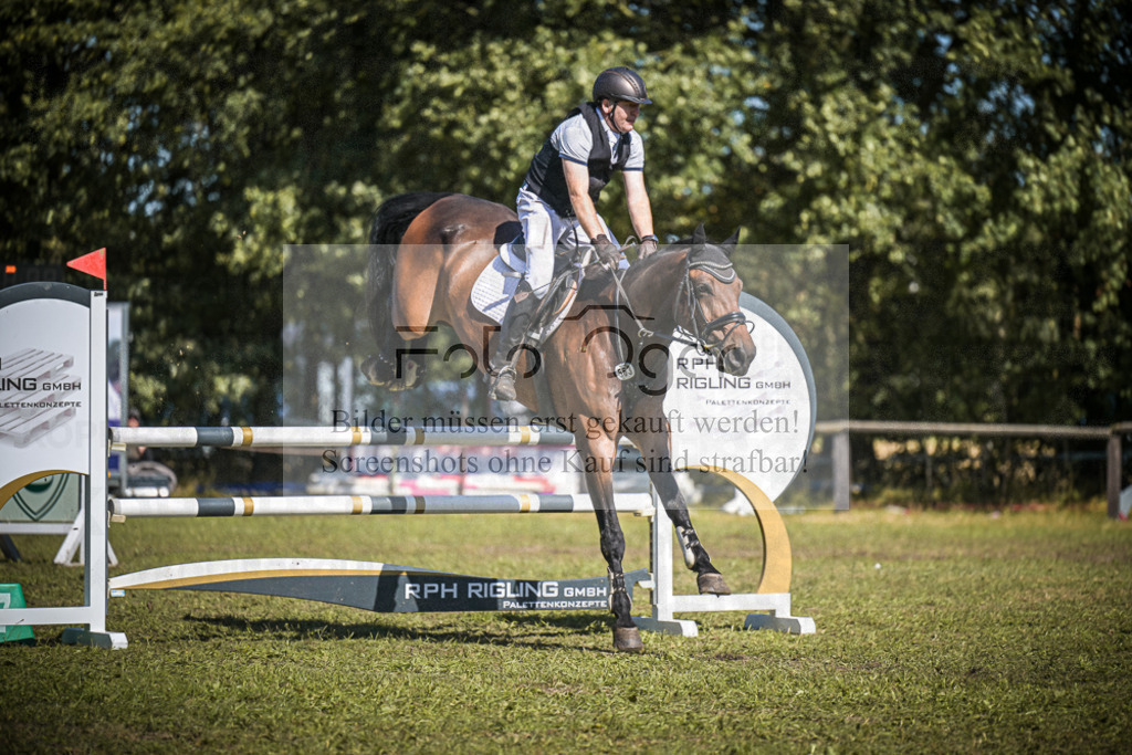 DOS_0212 | Entdecke hochwertige Reitturnierfotos von Foto Oger. Professionell, emotional und authentisch – jetzt Lieblingsmomente im Shop bestellen.Deutschlandweite Turnierfotografie. - Realisiert mit Pictrs.com