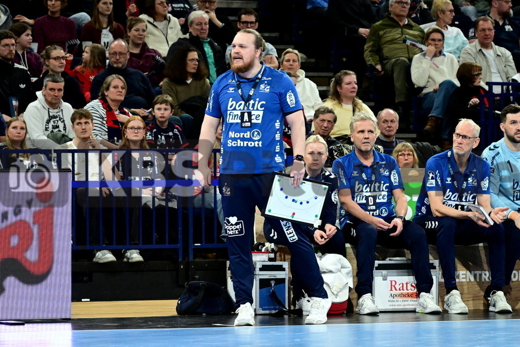 KBS Picture_HSVH-SGFl-Handewitt_029 | Hennig Simon Co-Trainer (SG Fl.-Handewitt) ,Sportarena :  Barclays Arena Hamburg, - Realisiert mit Pictrs.com