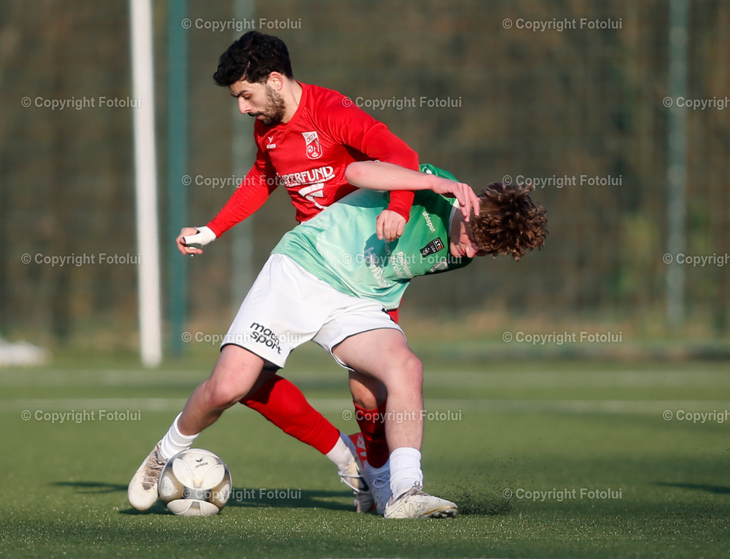 A_LUI_02032024_41 | SPORT,FUSSBALL LT1 OOE LIGA ASKOE OEDT-SV HAIDLMAIR GRUEN WEISS MICHELDORF 02.03.2024 IM BILD:BUENYAMIN KARATAS  (OEDT) UND (MICHELDORF) FOTO:FOTOLUI