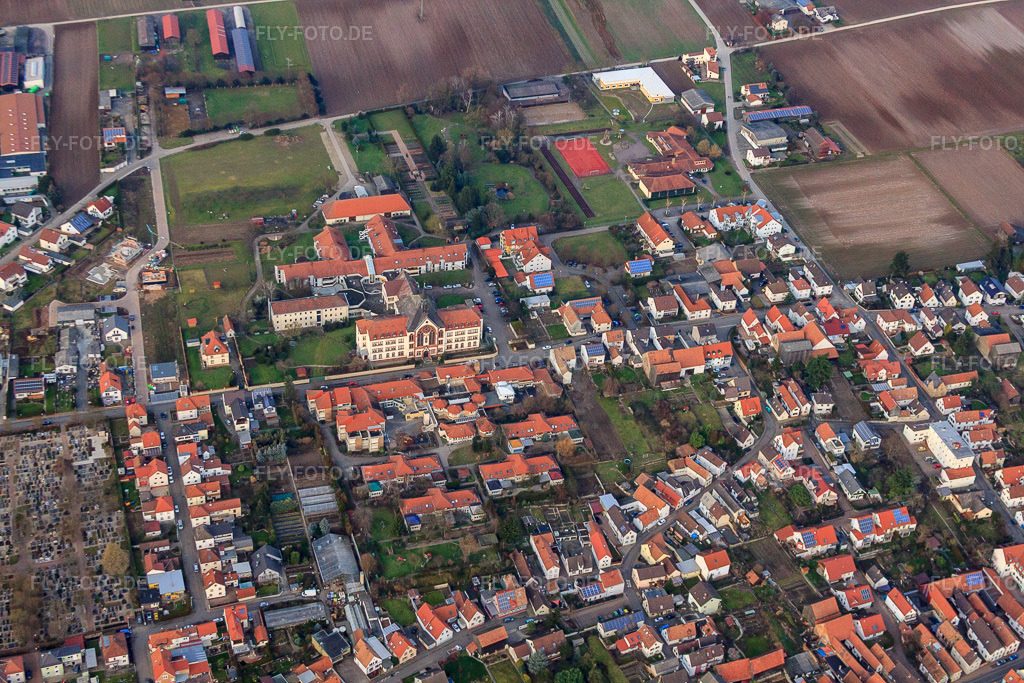 Luftbild: St. Paulus Stift Herxheim und Caritas-Förderzentrum St. Laurentius und Paulus in Herxheim bei Landau im Bundesland Rheinland-Pfalz in Deutschland. Foto: IMG_61841.jpg vom 18.01.2014 durch Werner Riehm/FLY-FOTO.deJFB-STIFTUNG.DE