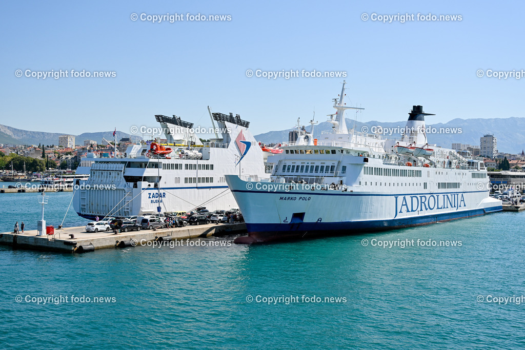 Kroatien_ Split_ 21.07.2025-17 | 21.07.2025, Kroatien, HRV, Split, Hafen, im Bild Themenbild, Trajekti, Jadrolinija, Faehre, Schiff, Meer, Adria, Touristen, Tourismus, Transport, Hafen, Hafeneinfahrt, Feature, SymbolbildSplit zweitgroesste Stadt Kroatiens. Die Stadt ist Verwaltungssitz der Gespanschaft Split-Dalmatien 