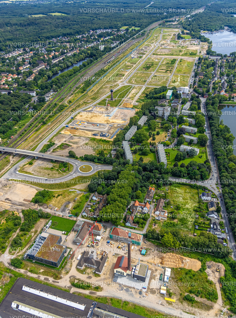 Duisburg240703687-Sued | Luftbild, Duisburg-Süd, geplantes Duisburger Wohnquartier am ehemaligen Rangierbahnhof Wedau, Mietshäuser Wohngebiet Dirschauer Straße, Kreisverkehr und Wedauer Brücke, Wasserturm und altes Wärterhaus am Jim-Knopf-Platz, Wedau, Duisburg, Ruhrgebiet, Nordrhein-Westfalen, Deutschland