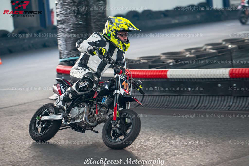 19_01_25racetrck.1131-10 | Sportfotografie , Motorsport, Motoross, Reitsport, Mointainbike, Enduro,
Landschaft , Outdoor, Eventfotografie, Landschaft, Bilder online bestellen - Realisiert mit Pictrs.com