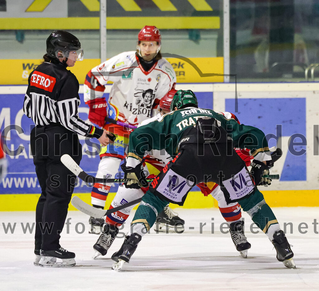 2026-02-20_090_TSV_Erding_gegen_Deggendorfer_SC | Erding, Deutschland, 20.02.2026:Eishockey, Oberliga Süd 2025 / 2026, 49. Spieltag, TSV Erding gegen Deggendorfer SC, Endergebnis: 4:1Louis Trattner (Erding Gladiators, #7)Foto: Christian Riedel / fotografie-riedel.net