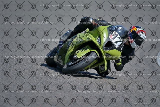 26BT02-1147 | markuskiefer.com - Realisiert mit Pictrs.com