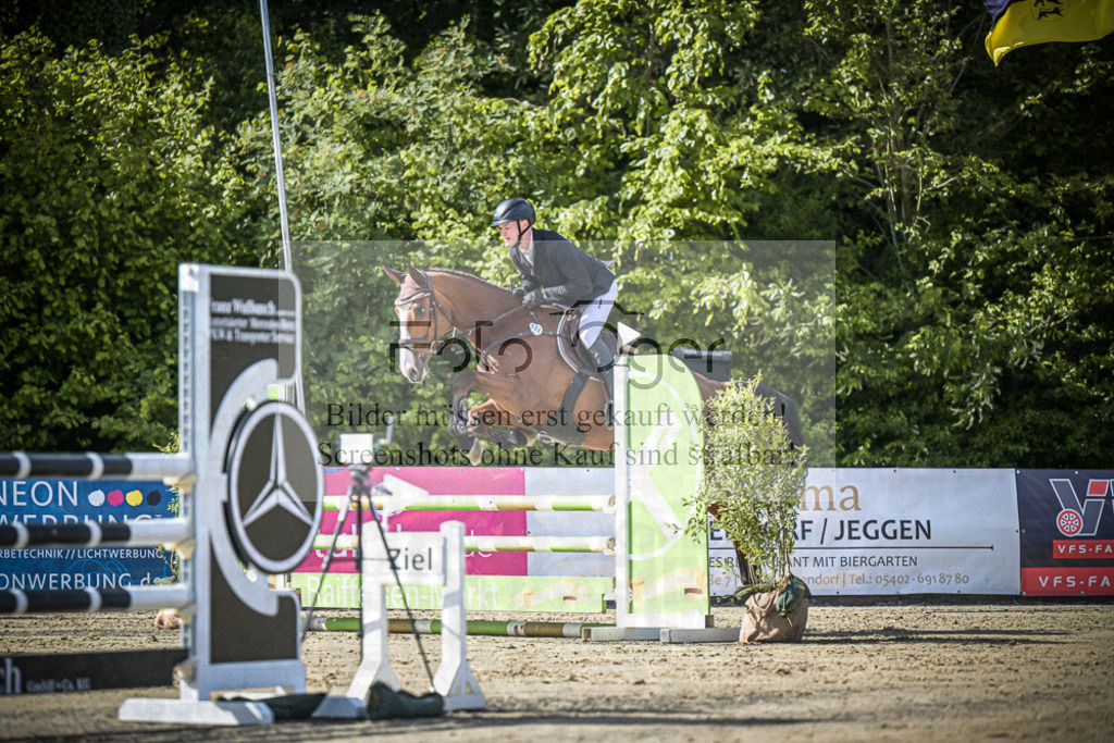 DOS_8426 | Entdecke hochwertige Reitturnierfotos von Foto Oger. Professionell, emotional und authentisch – jetzt Lieblingsmomente im Shop bestellen.Deutschlandweite Turnierfotografie. - Realisiert mit Pictrs.com