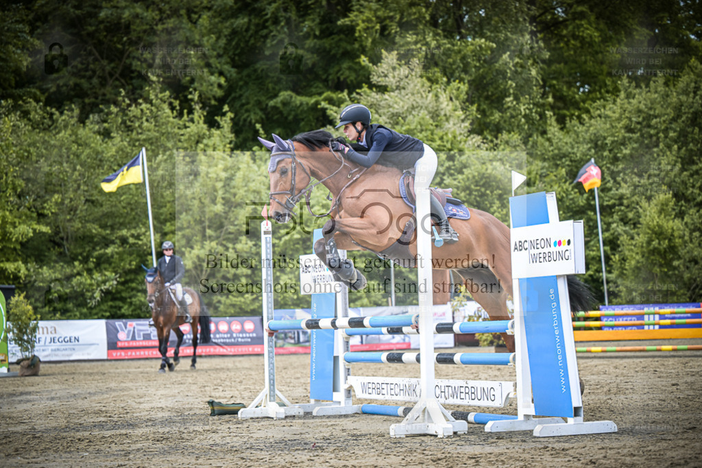 DOS_9946 | Entdecke hochwertige Reitturnierfotos von Foto Oger. Professionell, emotional und authentisch – jetzt Lieblingsmomente im Shop bestellen. - Realisiert mit Pictrs.com