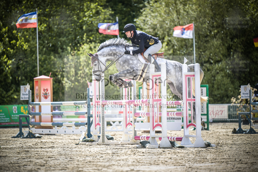 DOS_6556 | Entdecke hochwertige Reitturnierfotos von Foto Oger. Professionell, emotional und authentisch – jetzt Lieblingsmomente im Shop bestellen. - Realisiert mit Pictrs.com