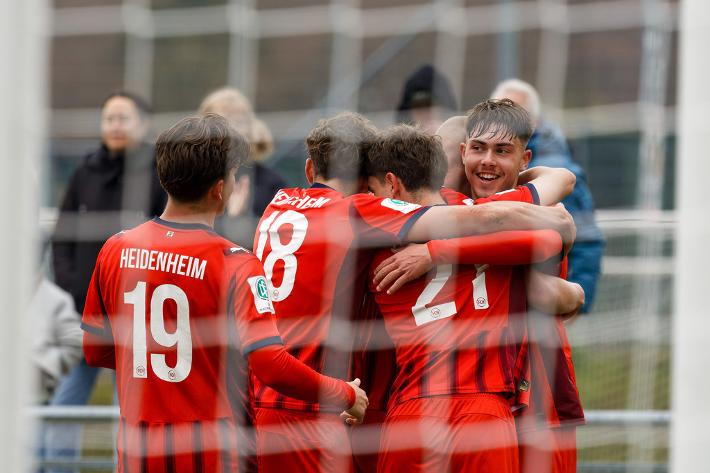 20260412-FCHS04_080 | 1.FC Heidenheim 1846 vs. FC Schalke 04, Fußball, U19, A-Junioren, NWL, U19-DFB-Nachwusliga, 2025/2026, 8. Spieltag, 12.04.2026 in Heidenheim, Walter-Birkhold-Jugendstadion (Foto: Michael Bulling) - Realisiert mit Pictrs.com